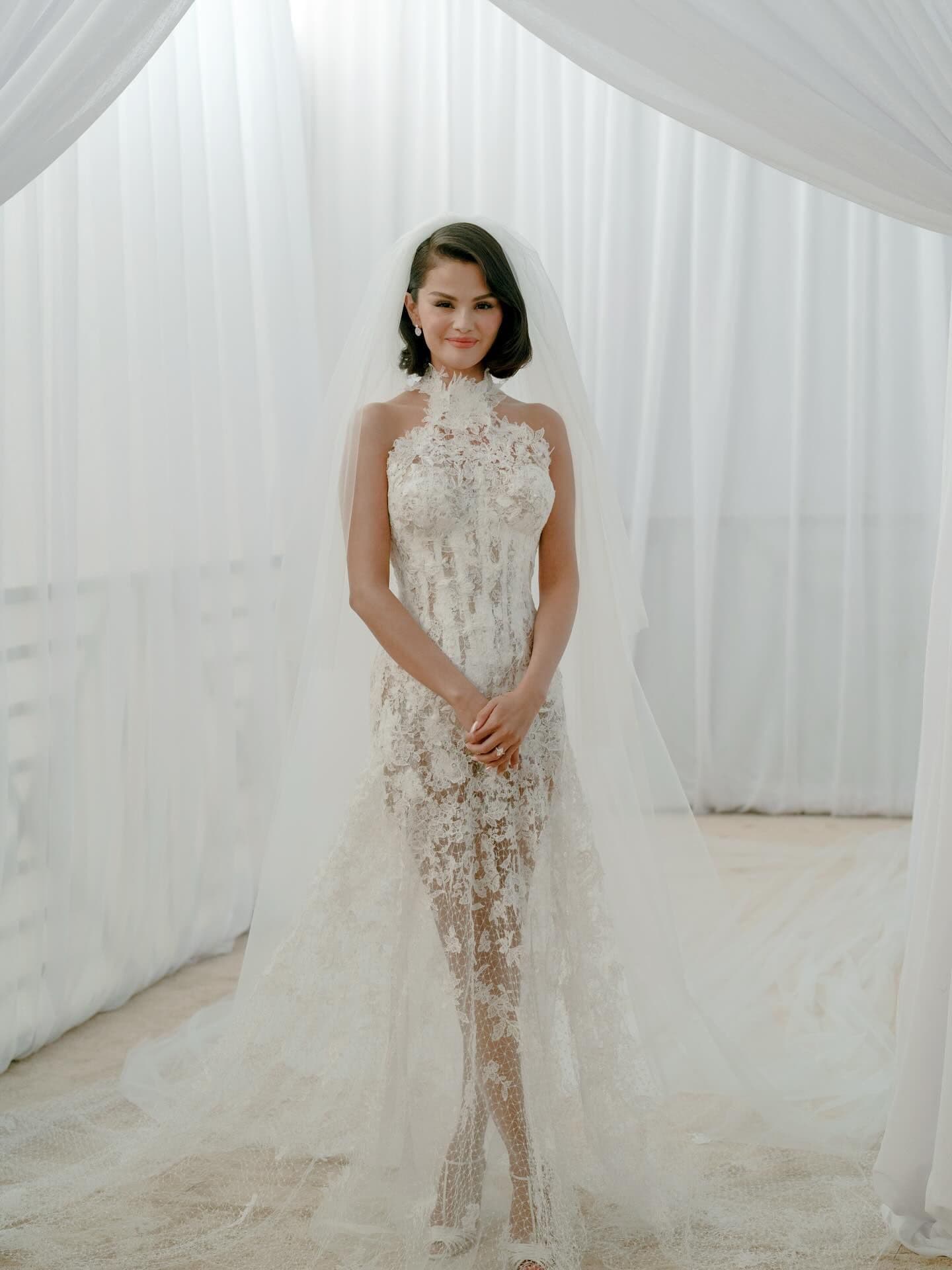 maquillaje de Selena Gomez boda con Benny Blanco