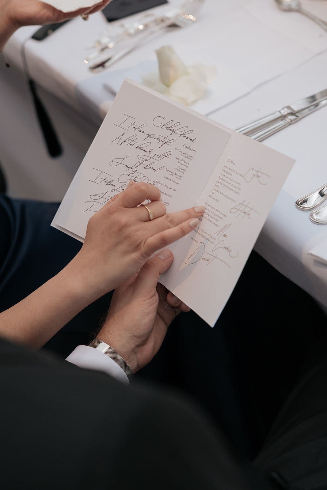 decoracion con detalles en blanco de una boda Pau