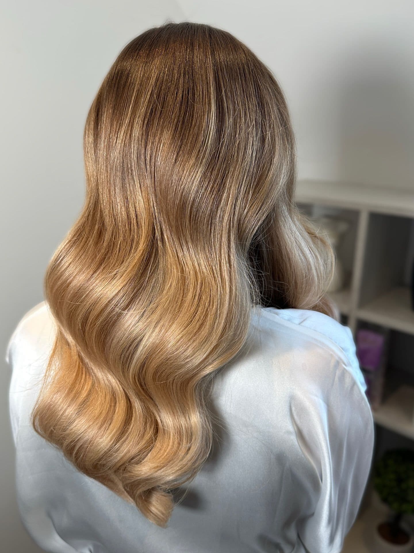 peinado para invitadas hollywood waves
