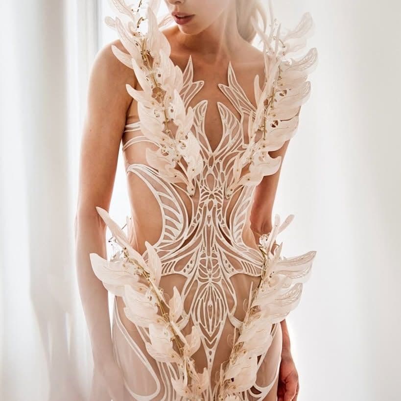 drama en pasarela alta costura tendencias novia 2026