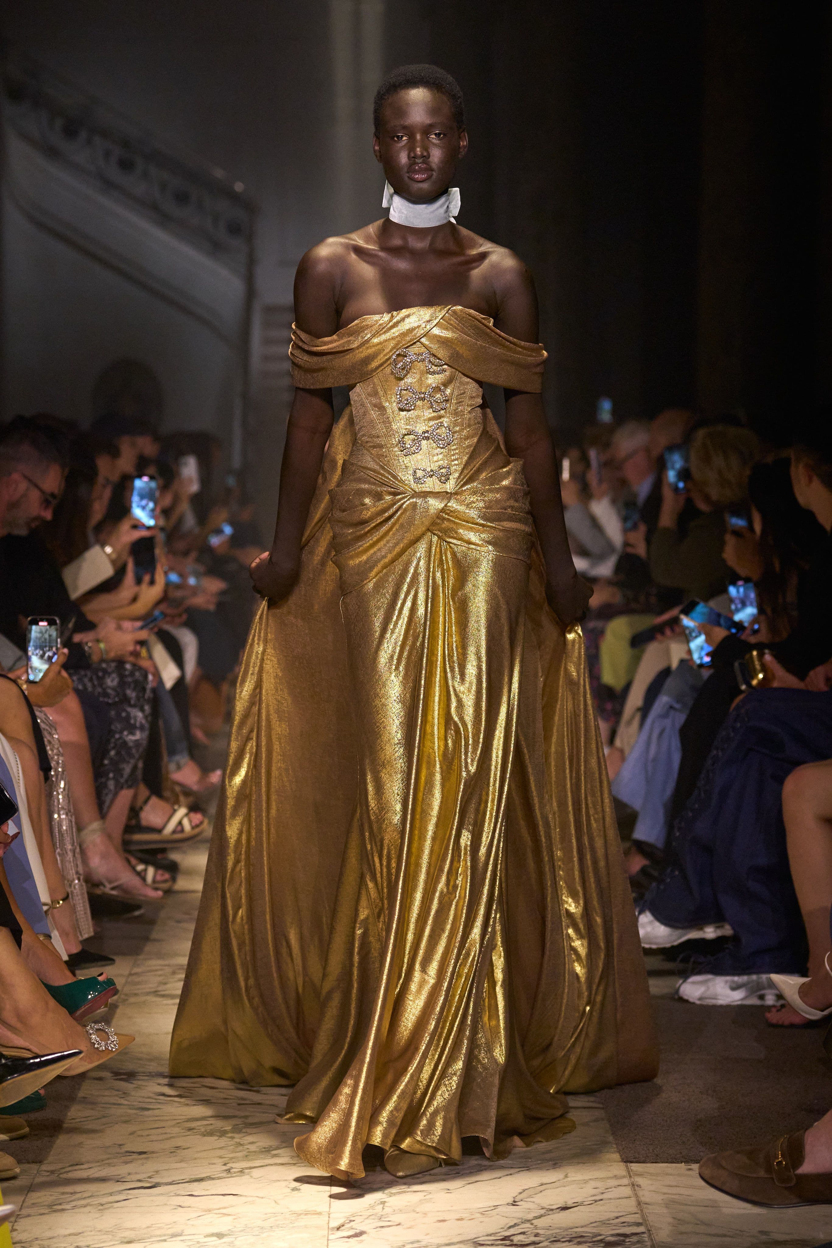 alta costura dorado otoño invierno 2025-2026