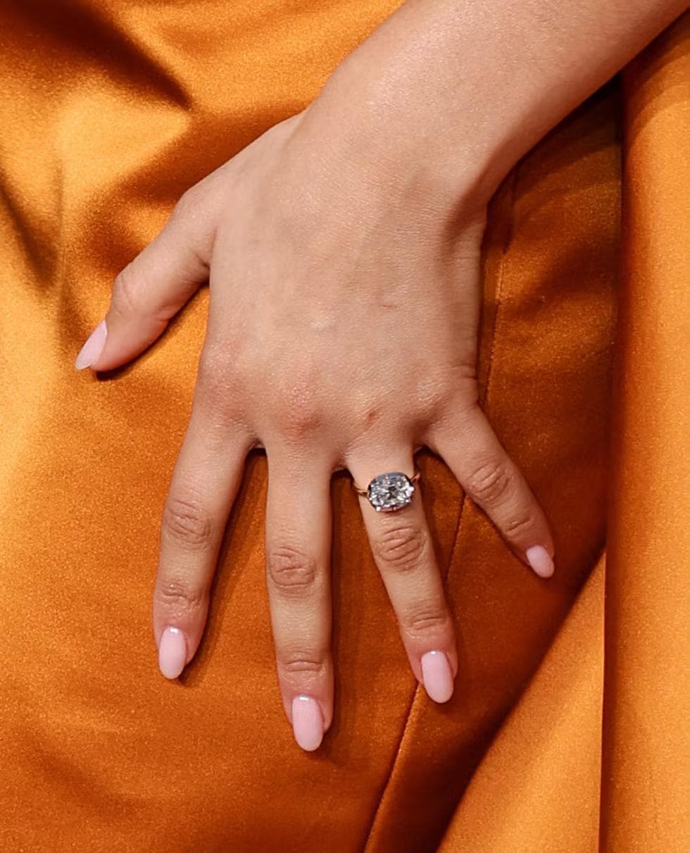 Zendaya anillo compromiso