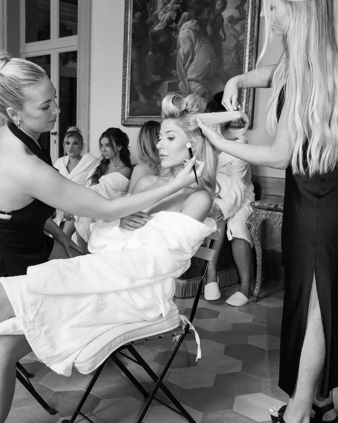 novia maquillándose
