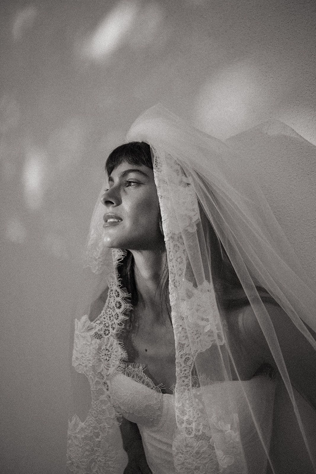 sesion de novia en botas vaqueras