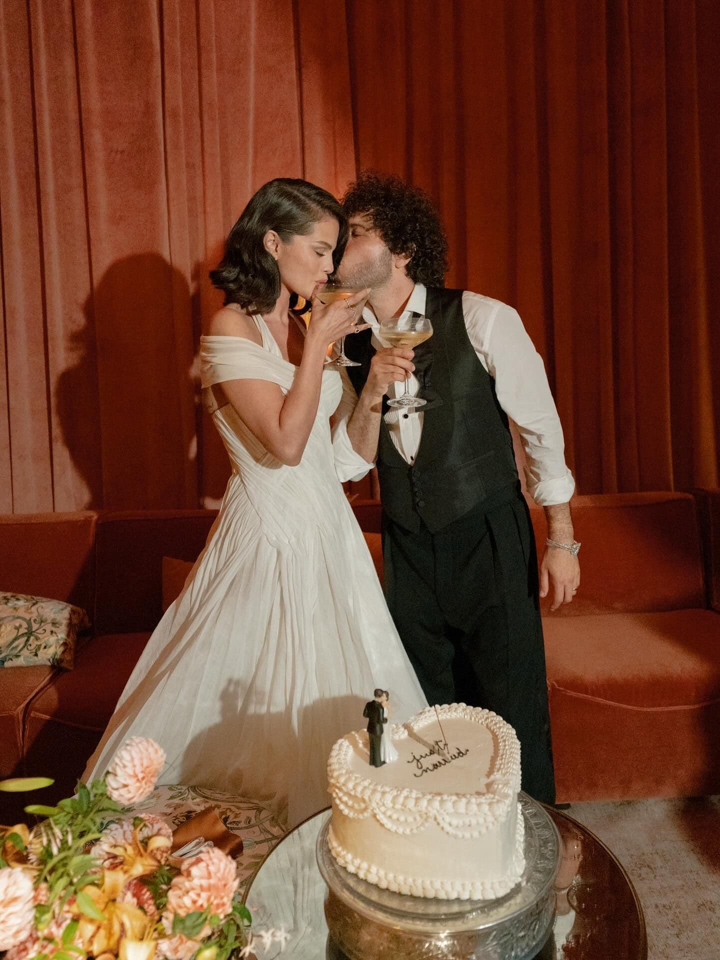 looks de selena gomez boda con Benny Blanco