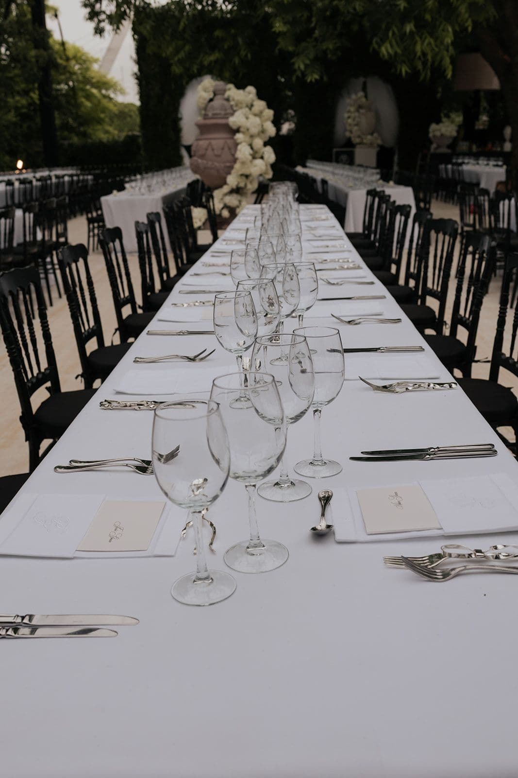 decoracion con detalles en blanco de una boda Pau