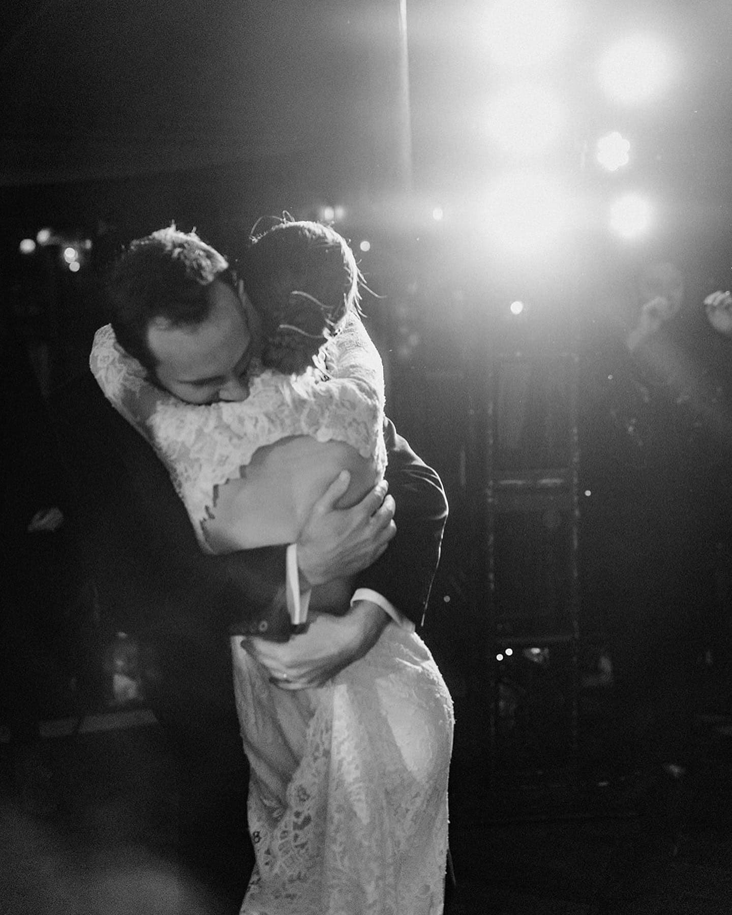 Cedar y pines boda Lily Collins fotografos de las celebs