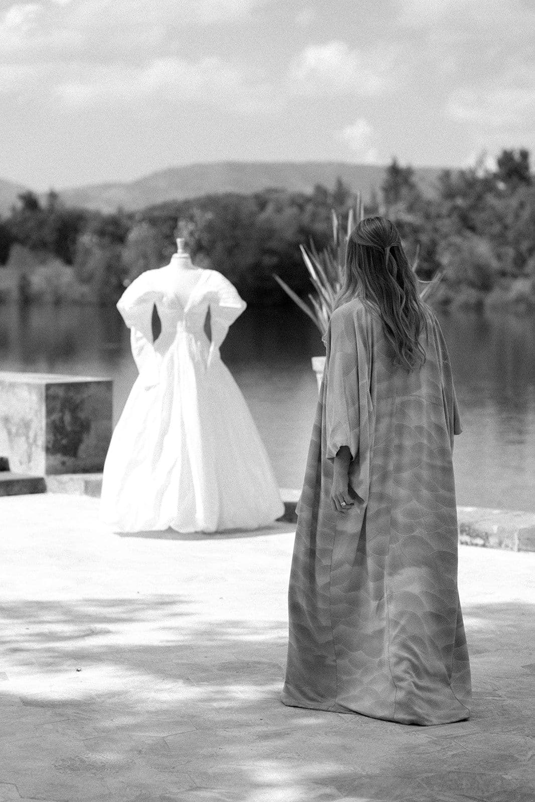 Foto retrato de Valeria Bross en blanco y negro con efecto de motion blur